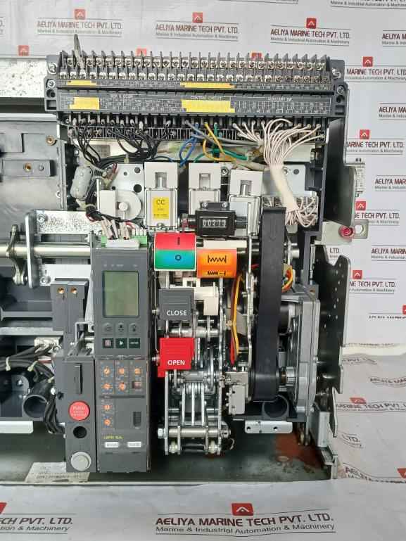 Hyundai Uan50C3C M1C1S168S Acb Air Circuit Breaker 3P 100% Icu 1000V 50/60 Hz