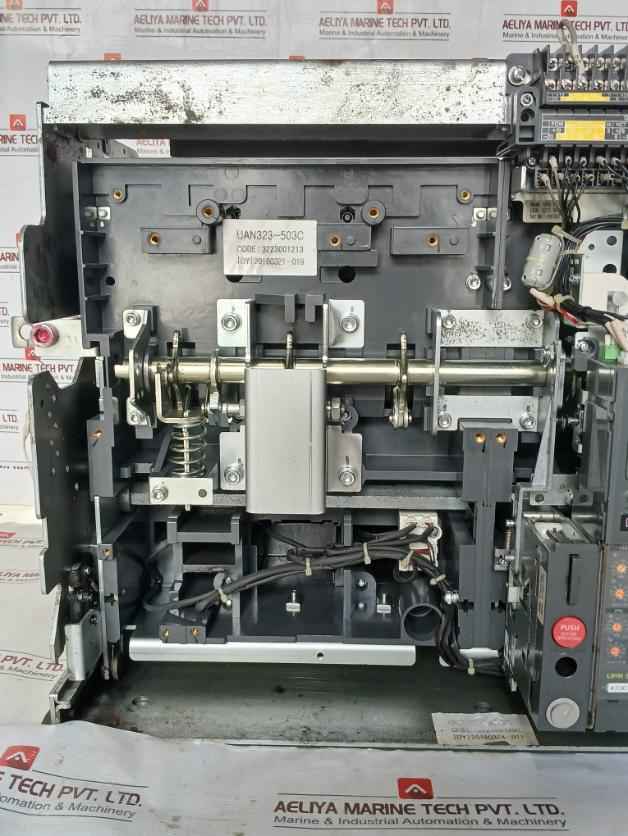 Hyundai Uan50C3C M1C1S168S Acb Air Circuit Breaker 3P 100% Icu 1000V 50/60 Hz