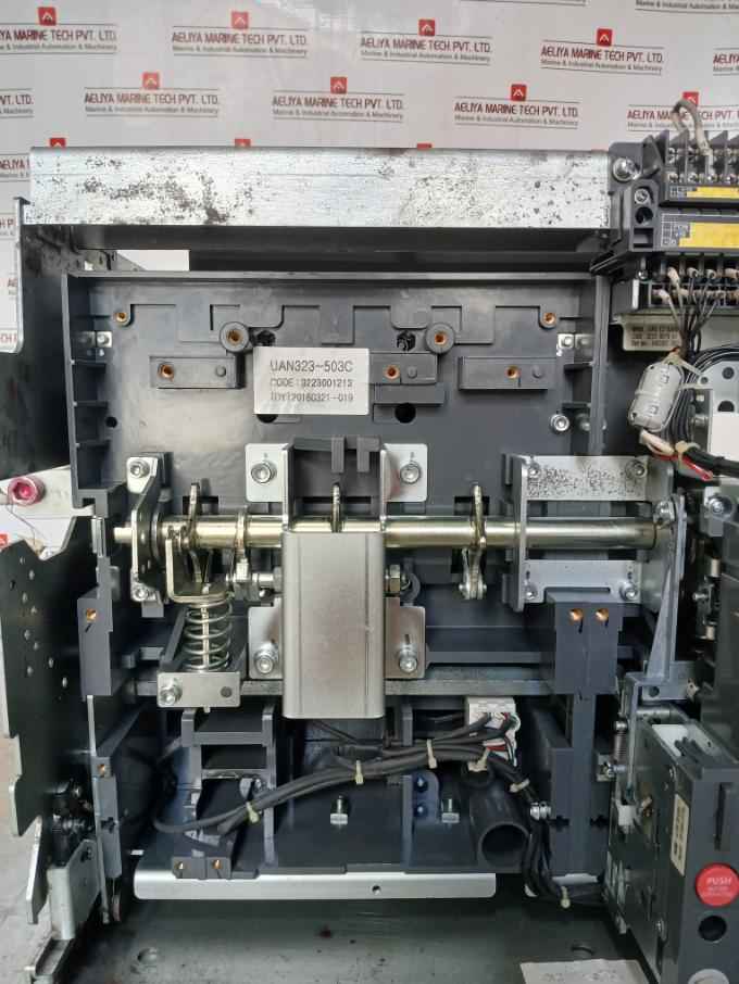 Hyundai Uan50C3C M1C1S168S Acb Air Circuit Breaker 3P 100% Icu 1000V 50/60 Hz