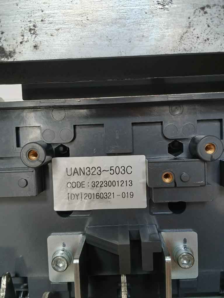 Hyundai Uan50C3C M1C1S168S Acb Air Circuit Breaker 3P 100% Icu 1000V 50/60 Hz