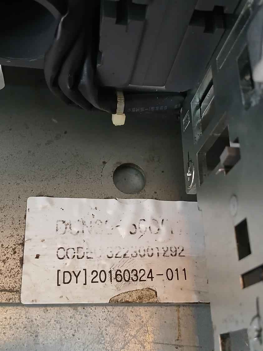 Hyundai Uan50C3C M1C1S168S Acb Air Circuit Breaker 3P 100% Icu 1000V 50/60 Hz