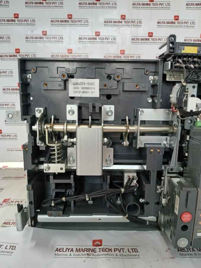 Hyundai Uan50C3C M1C1S168S Air Circuit Breaker Acb 3 Poles 1000V 50/60 Hz