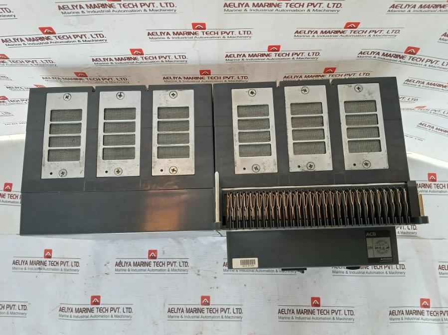 Hyundai Uan50C3C M1C1S168S Air Circuit Breaker Acb 3 Poles 1000V 50/60 Hz