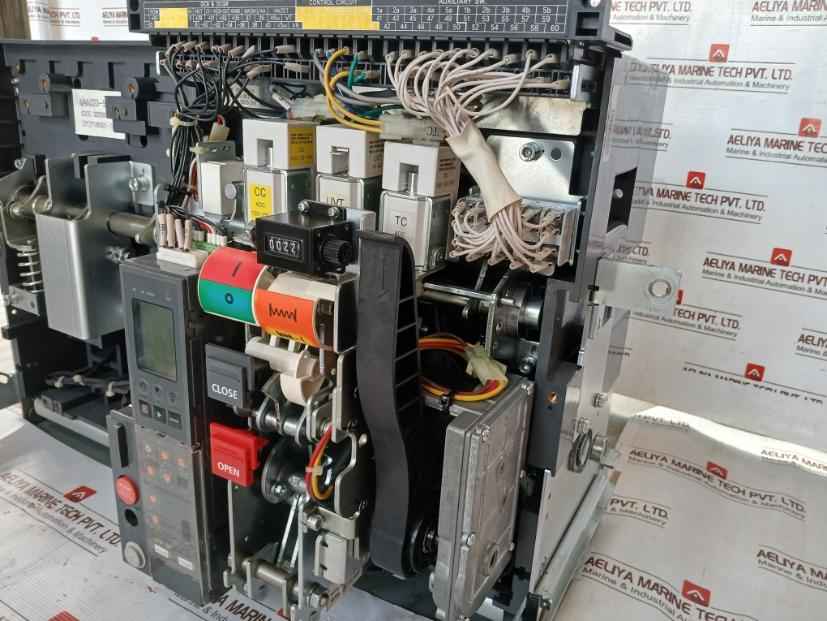 Hyundai Uan50C3C M1C1S168S Air Circuit Breaker Acb 3 Poles 1000V 50/60 Hz