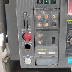 Hyundai Uan32b3a M2c2s268p Air Circuit Breaker