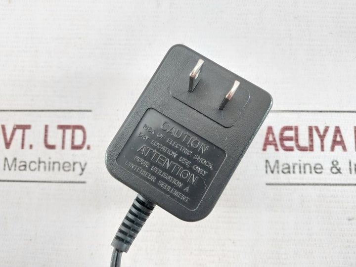 Icom Bc-147A Ac Adapter Dc 12V 200Ma E140898 35-12-200C 120V 60Hz 6W