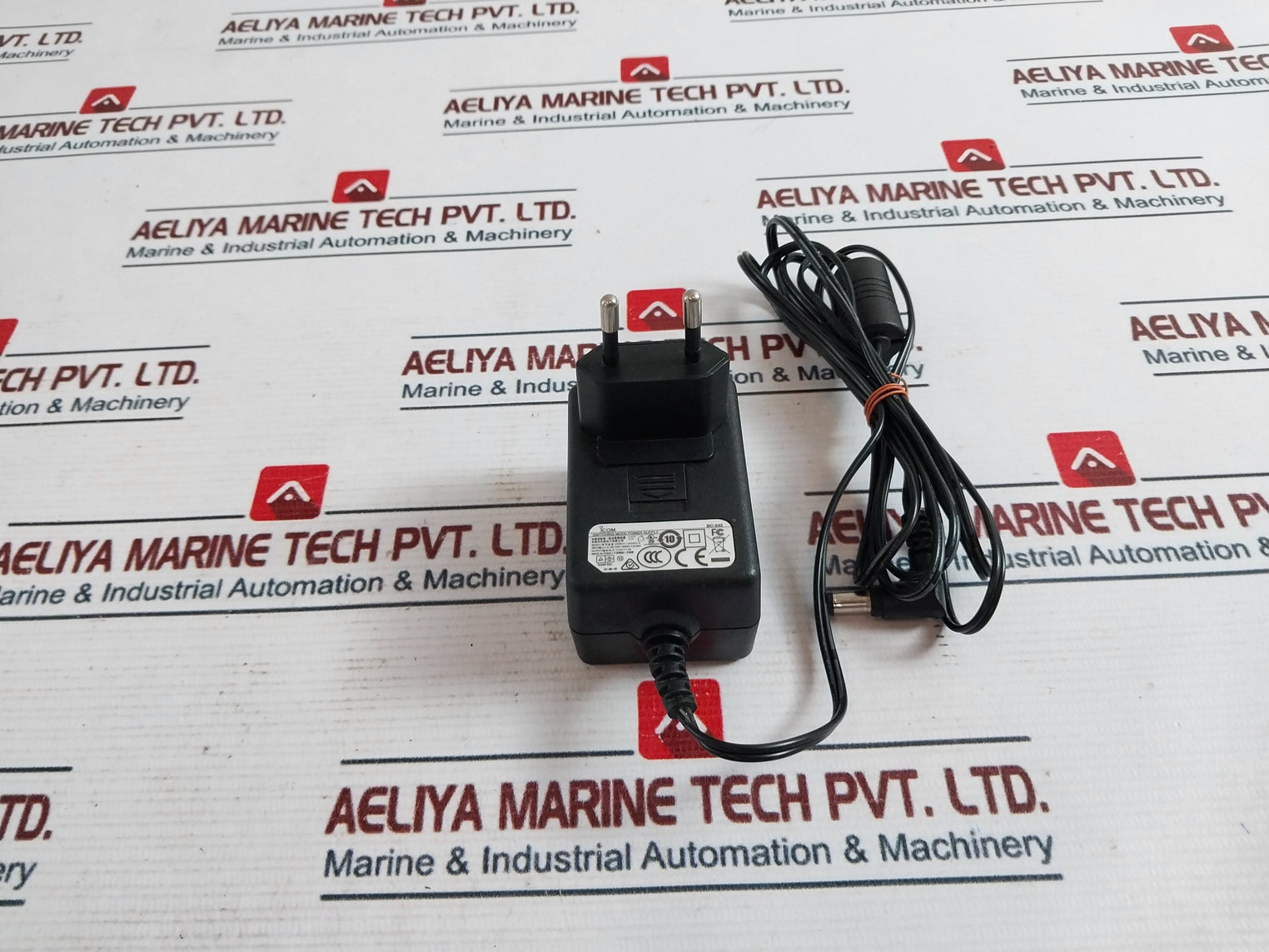 Icom Bc-213 Battery Charger For Walkie Talkie Dys612-120100V-k