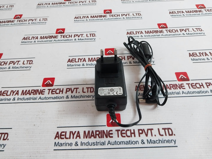 Icom Bc-213 Battery Charger For Walkie Talkie Dys612-120100V-k