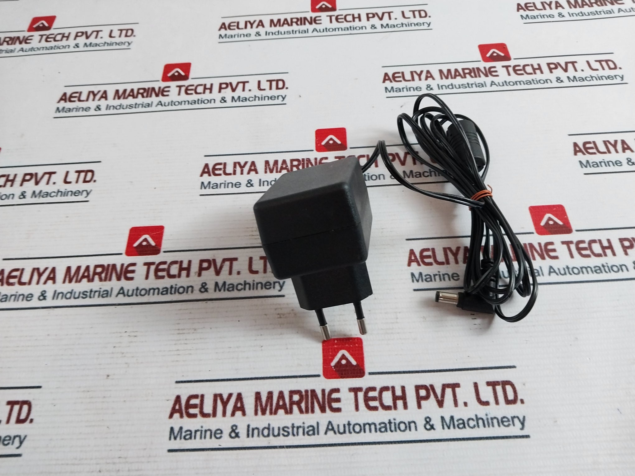 Icom Bc-213 Battery Charger For Walkie Talkie Dys612-120100V-k