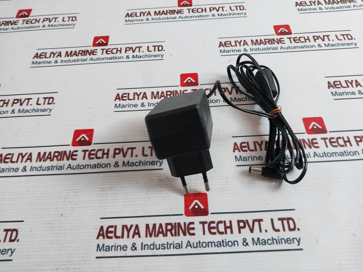 Icom Bc-213 Battery Charger For Walkie Talkie Dys612-120100V-k