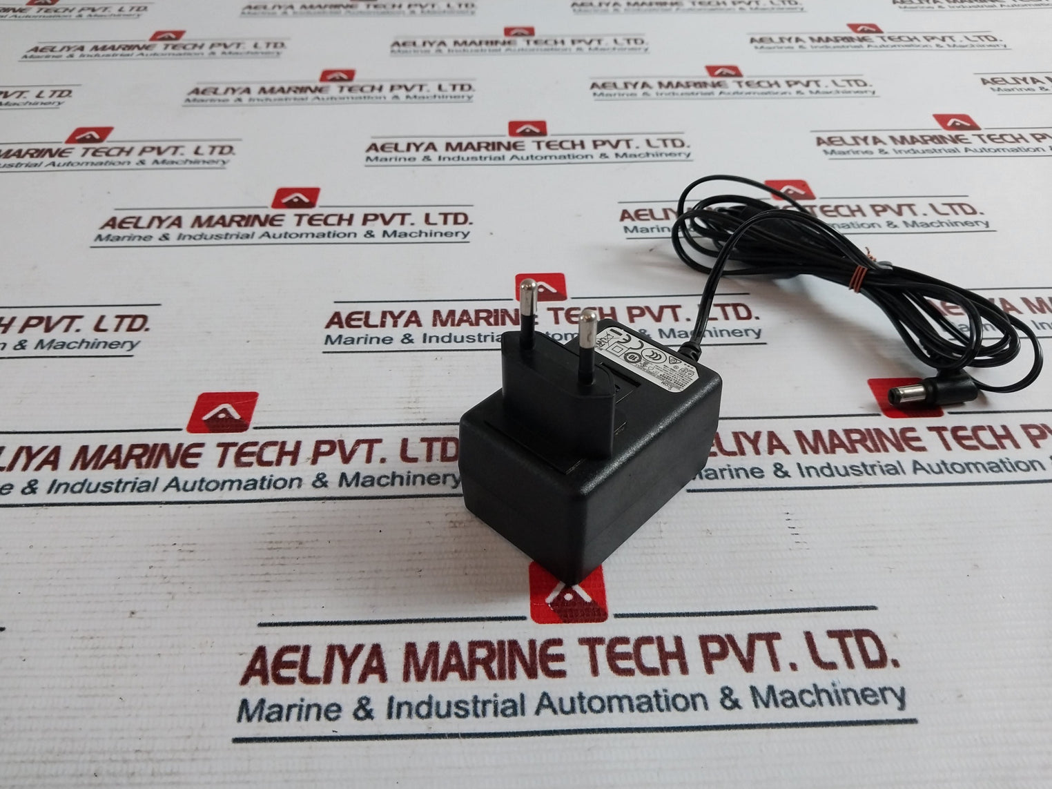 Icom Bc-213 Battery Charger For Walkie Talkie Dys612-120100V-k