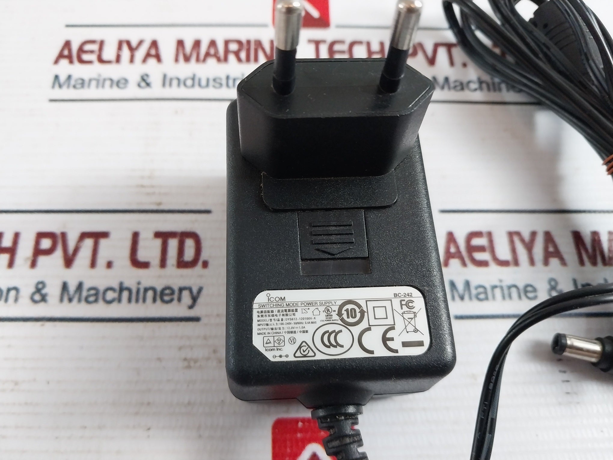 Icom Bc-213 Battery Charger For Walkie Talkie Dys612-120100V-k