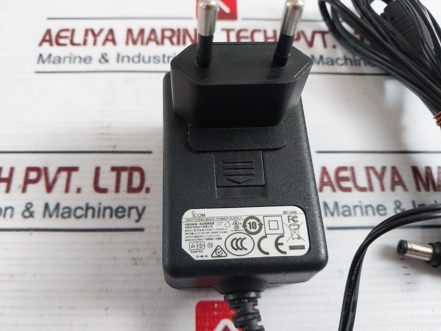 Icom Bc-213 Battery Charger For Walkie Talkie Dys612-120100V-k