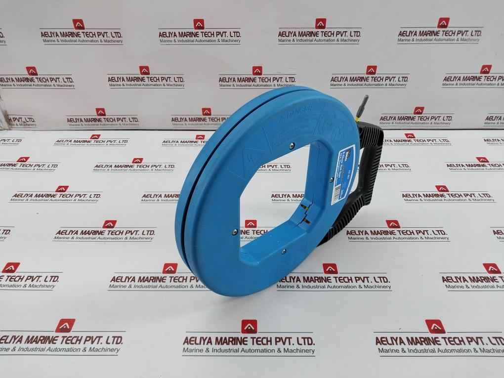 Ideal 31-062 S-class Fiberglass Fish Tape With Eyelet