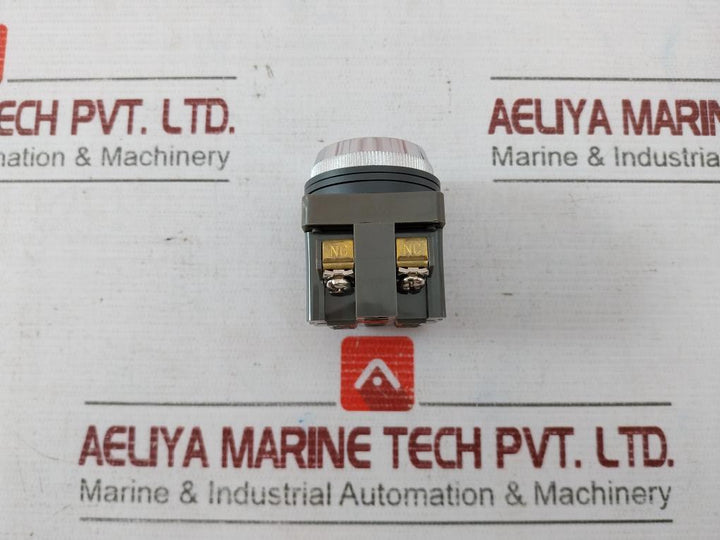 Idec Abn-111 Push Button Switch Ac 125V 5A 600V 12M-000-00M 17Y20N