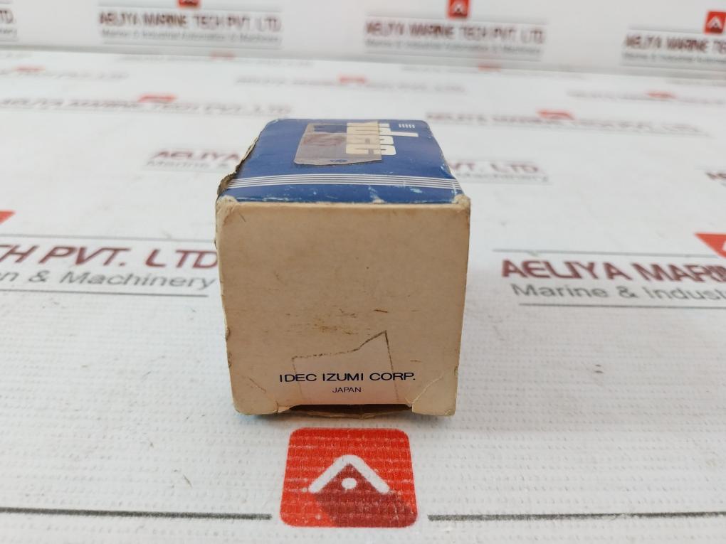 Idec Abn-111 Push Button Switch Ac 125V 5A 600V 12M-000-00M 17Y20N