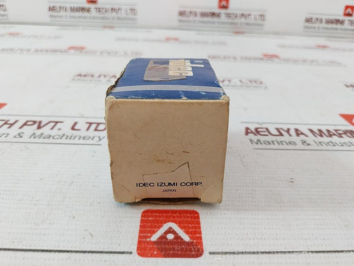 Idec Abn-111 Push Button Switch Ac 125V 5A 600V 12M-000-00M 17Y20N