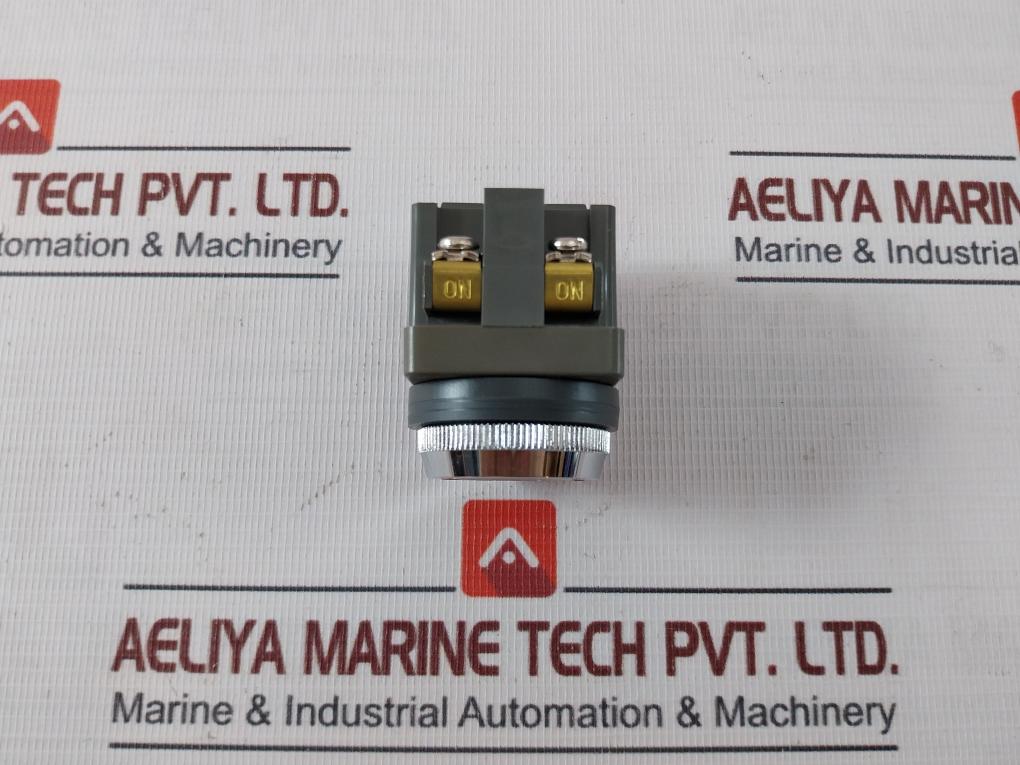 Idec Abn111 Control Unit 600V Ac125V 5A 13911N