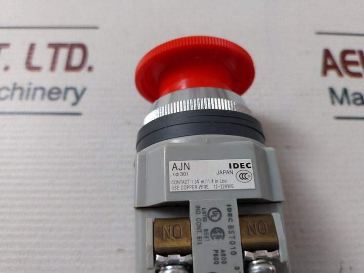 Idec Ajn311Nr-u Red Pushbutton With Contact Block 12-22 Awg 600V