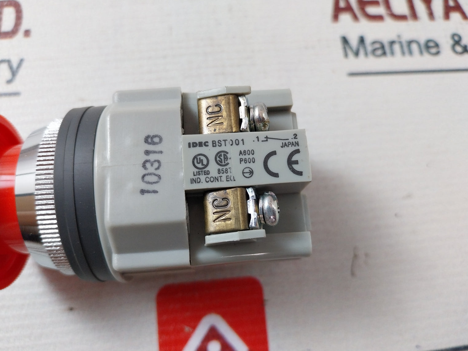 Idec Ajn311Nr-u Red Pushbutton With Contact Block 12-22 Awg 600V