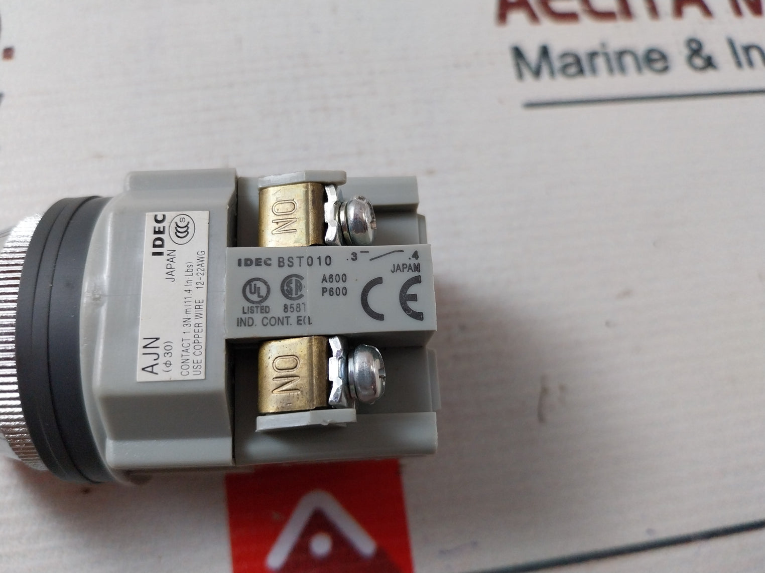 Idec Ajn311Nr-u Red Pushbutton With Contact Block 12-22 Awg 600V