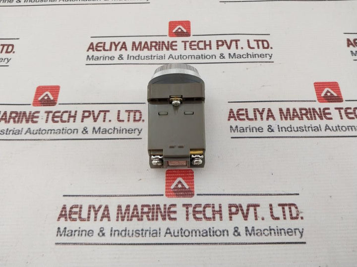 Idec Apn116R Button Switch Control Unit 100/110V 50-60Hz