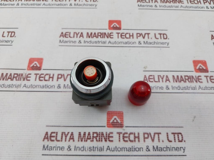 Idec Apn116R Red Pilot Light 100/110V 50-60Hz