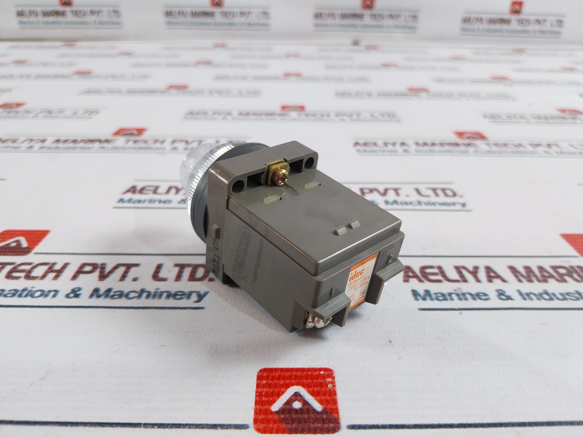 Idec Apn128-c Pilot Light 200/220V 50/60Hz