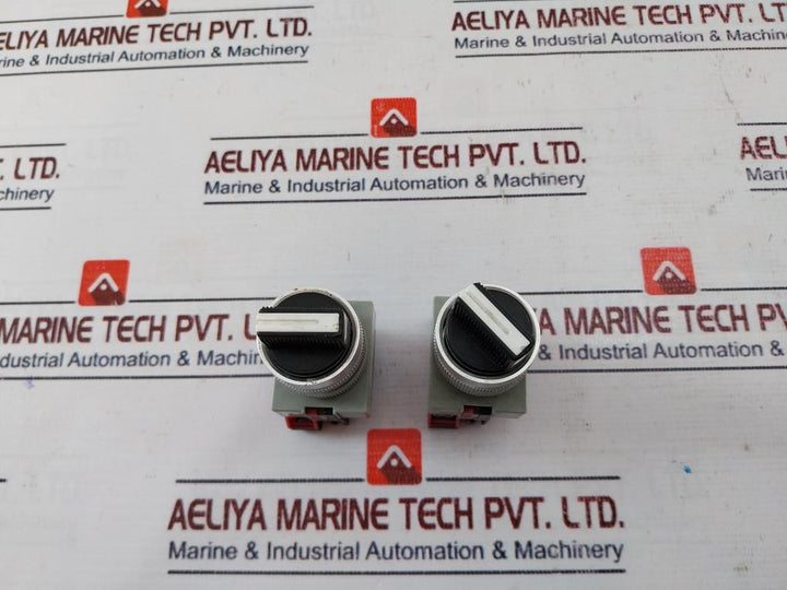 Idec Asw 0201/ Hw-g01 Selector Switch With Contact Block A600