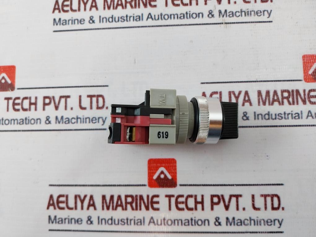 Idec Asw 0201/ Hw-g01 Selector Switch With Contact Block