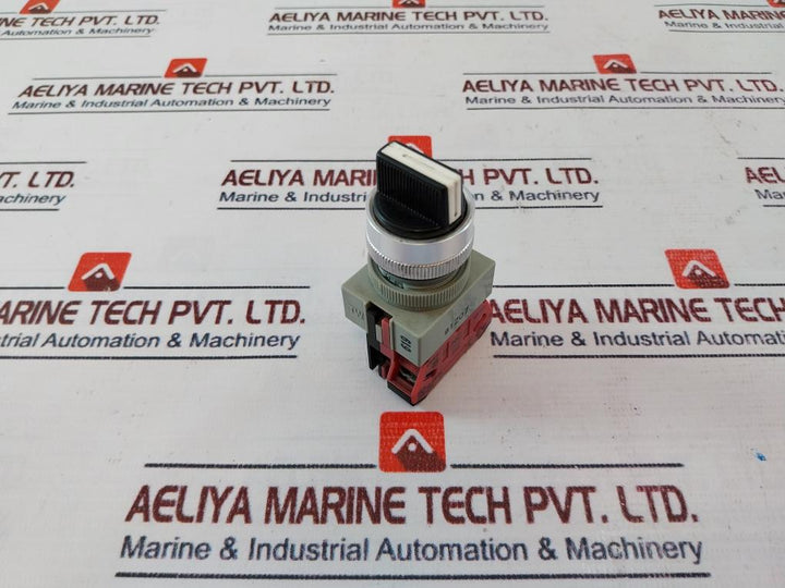 Idec Asw 0201/ Hw-g01 Selector Switch With Contact Block A600
