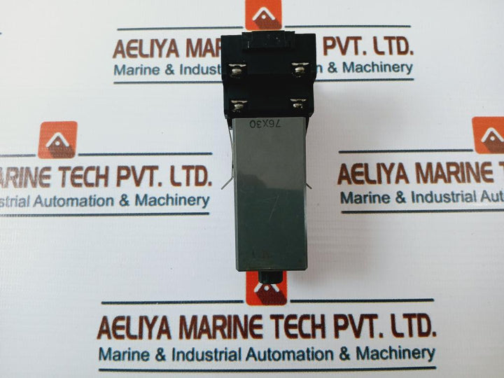 Idec Gt5P-n Electronic Timer With Base Sr2P-05B