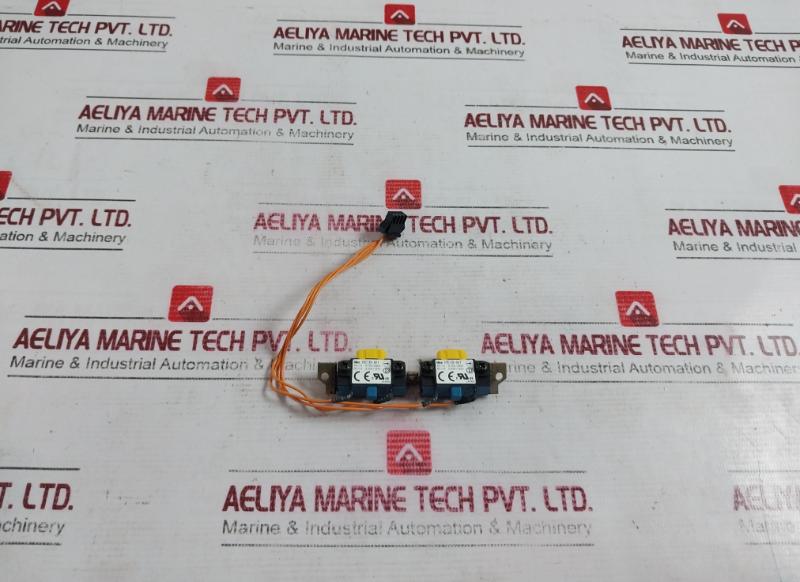 Idec He1B-m1 Safety Enabling Switch Ac-15 0.75A/250V