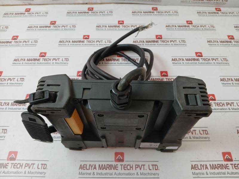 Idec Hg2S-sb62Yh-mk1312 Pendant Control Display Hmi Panel Dc24V (Max 10W)