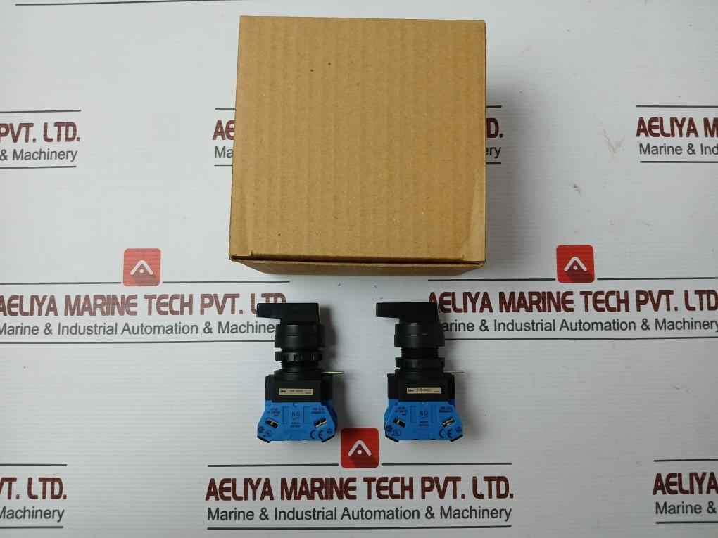 Idec Hw-g10 Selector Switch With A Contact Block Hw-cb20, 600V 10A