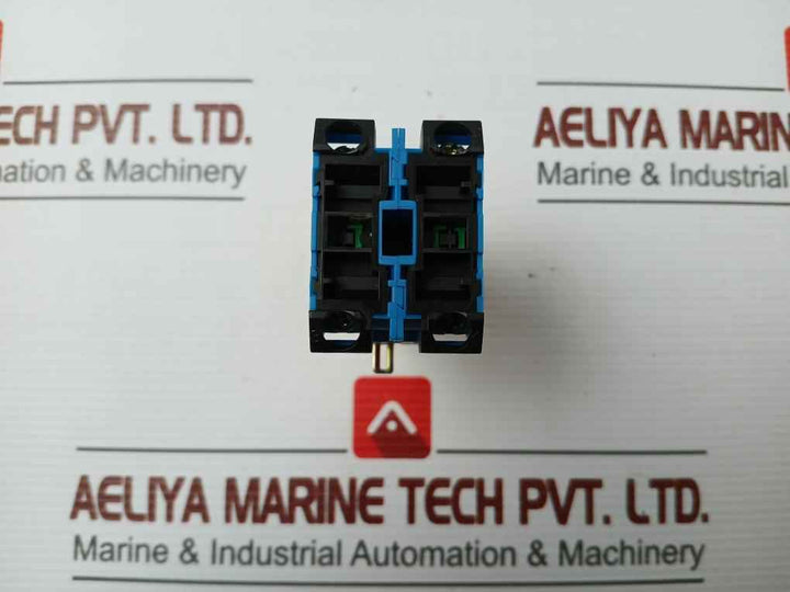 Idec Hw-g10 Selector Switch With A Contact Block Hw-cb20, 600V 10A