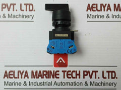 Idec Hw-g10 Selector Switch With A Contact Block Hw-cb20, 600V 10A