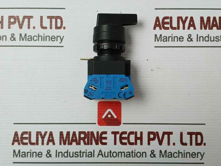 Idec Hw-g10 Selector Switch With A Contact Block Hw-cb20, 600V 10A