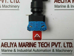Idec Hw-g10 Selector Switch With A Contact Block Hw-cb20, 600V 10A