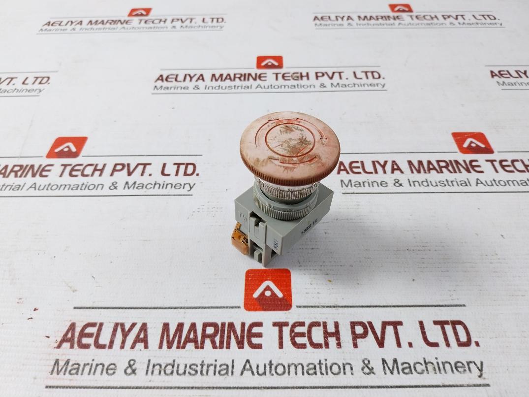 Idec Izumi 41-10650 Push Button Switch Ac 125V 5A Volt 240 380 600