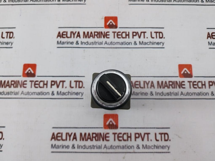 Idec Izumi Asn 41-10569 Selector Switch 600v 10a