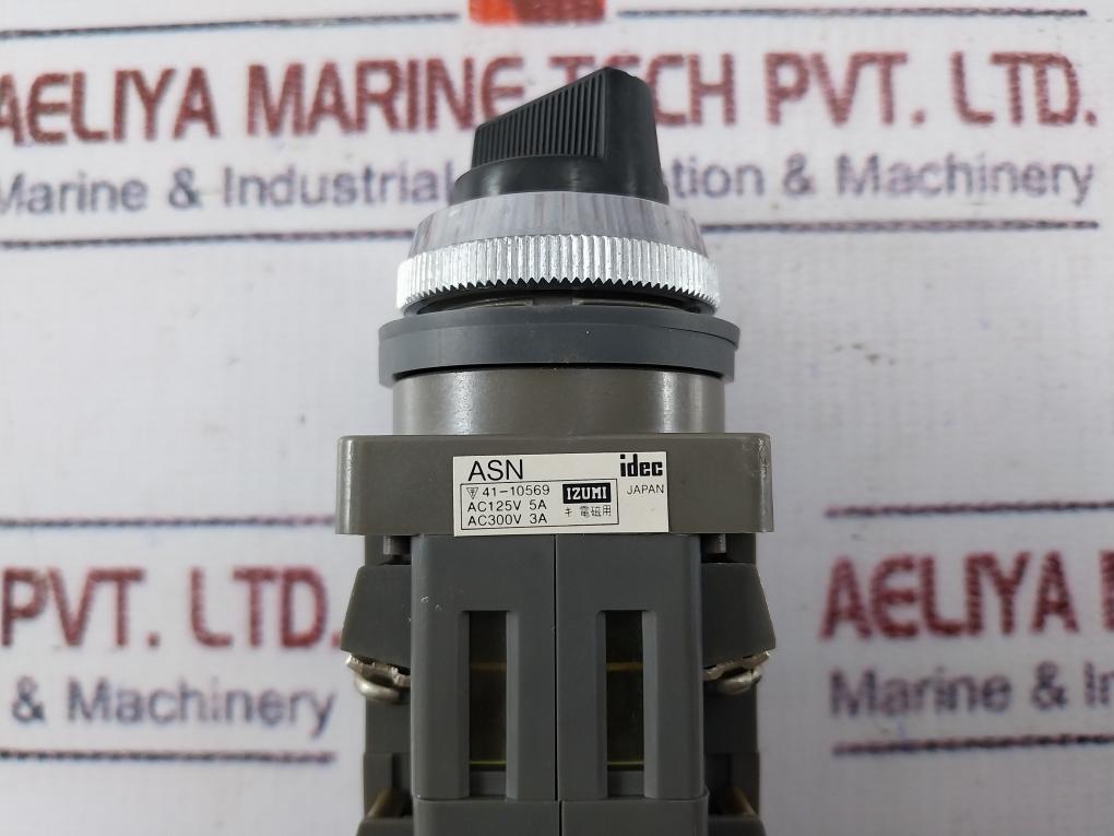 Idec Izumi Asn 41-10569 Selector Switch 600v 10a