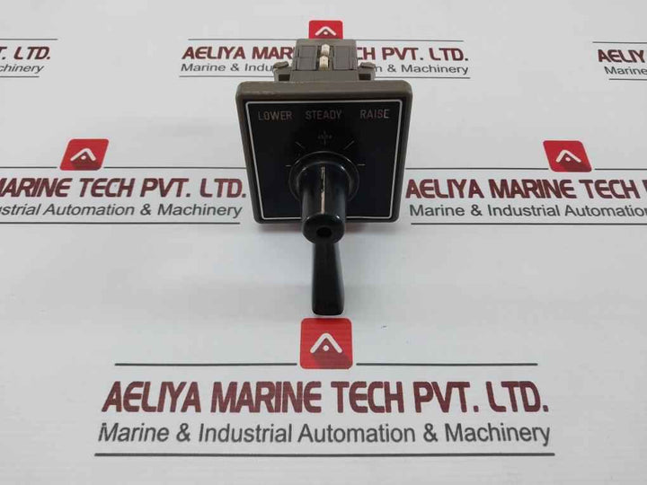 Idec Izumi Cs-10 Rotary Cam Switch 600V 10A