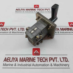 Idec Izumi Cs-10 Rotary Cam Switch 600V 10A