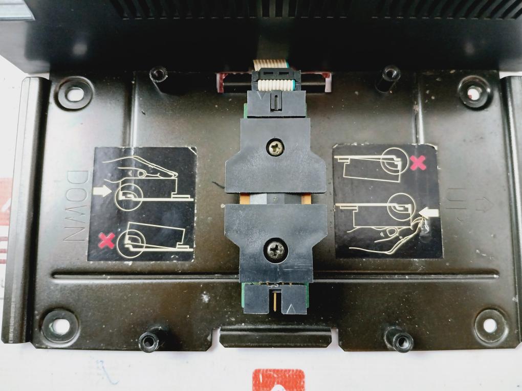 Idec Izumi Pf2J-cpu1Eu Fa-2 Junior Programmable Controller
