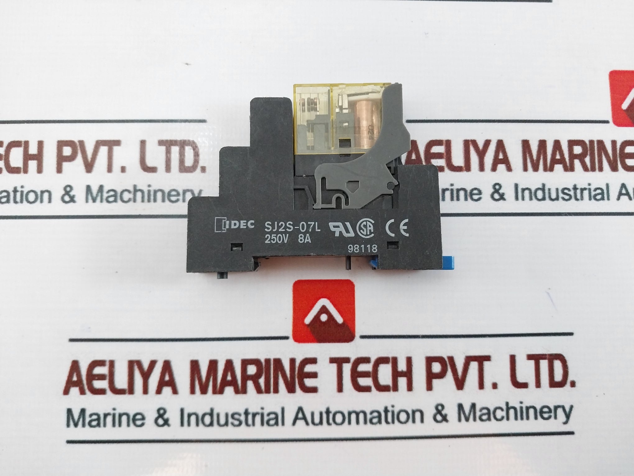 Idec Izumi Rj2S-c-d24 Plug-in Relay With Base Sj2S-07L