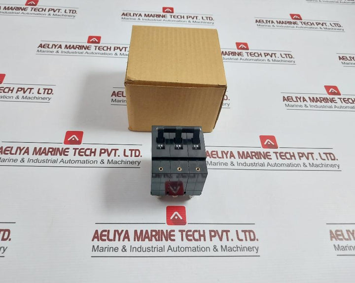 Idec Nrbm3100 3 Pole Circuit Protector 40A 250Vac