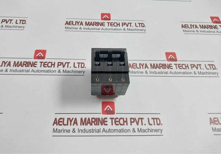 Idec Nrbm3100 3 Pole Circuit Protector 40A 250Vac