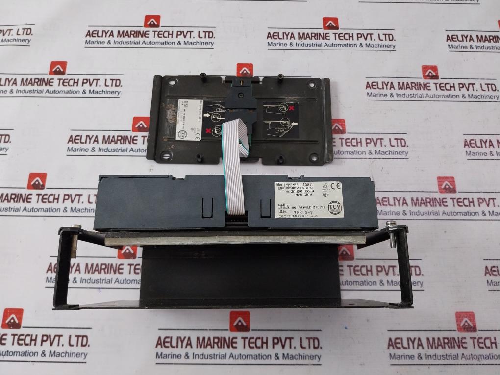 Idec Pfj-t081U Relay Output Module With Pfj-eb1U Expansion Base Plate