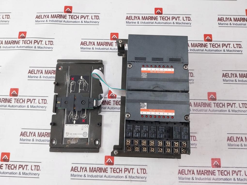 Idec Pfj-t081U Relay Output Module With Pfj-eb1U Expansion Base Plate